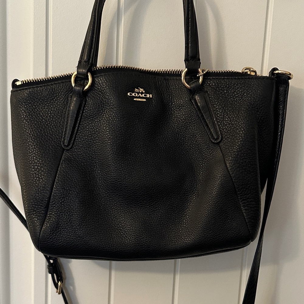 Authentic Coach Kelsey Satchel